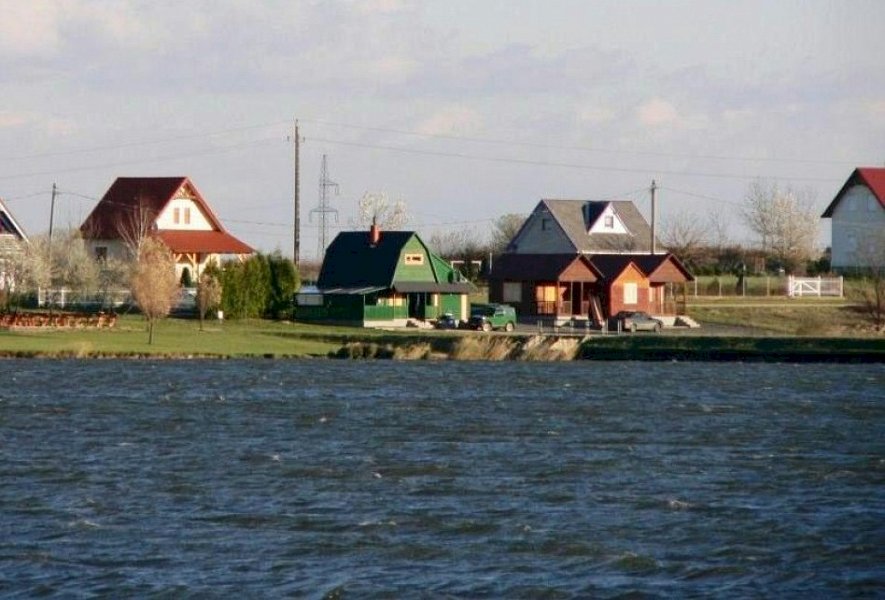 The buildings from the lake